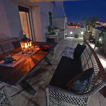 Apartment Garden Terrace Zara Esterno foto