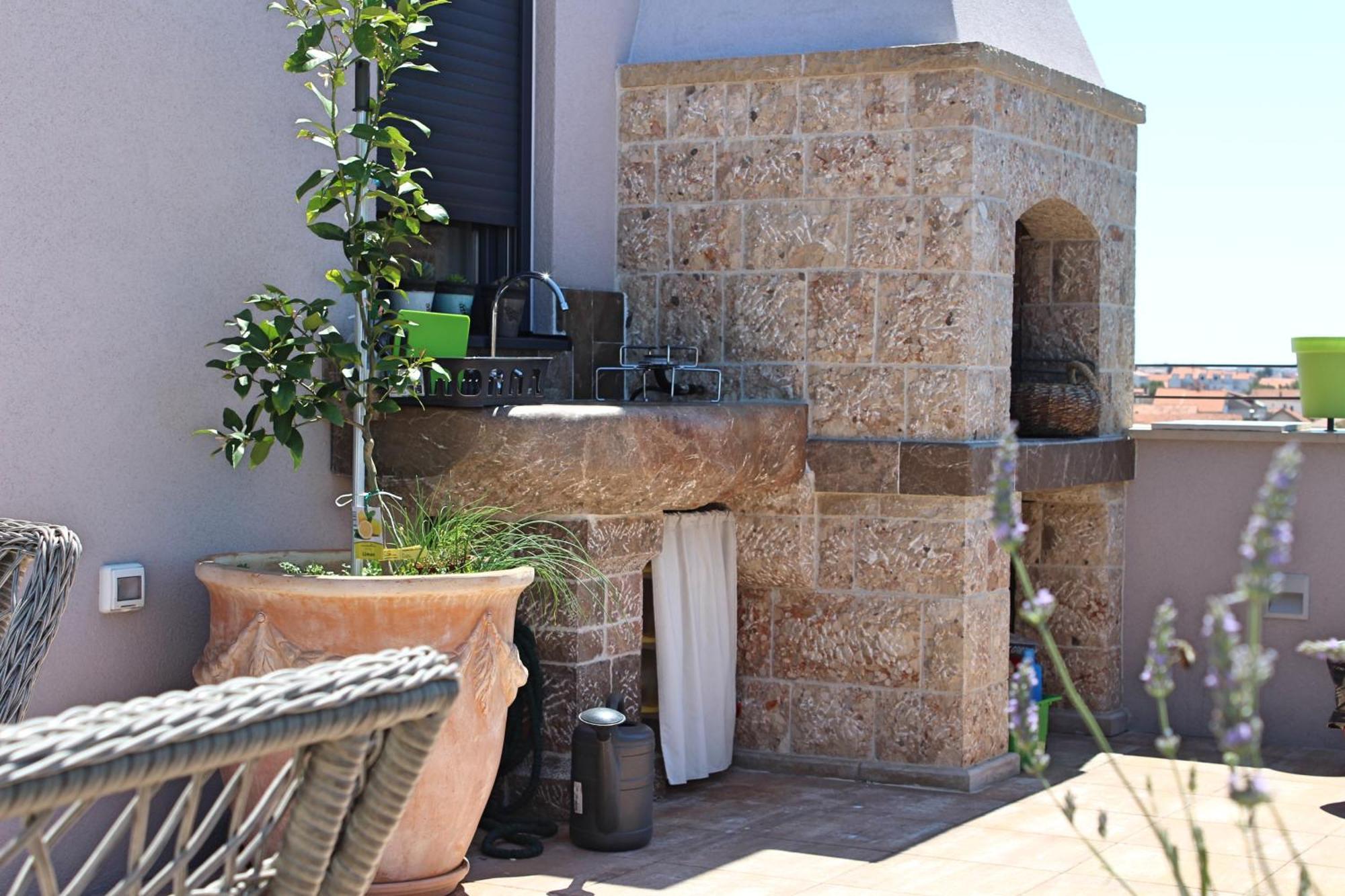 Apartment Garden Terrace Zara Esterno foto