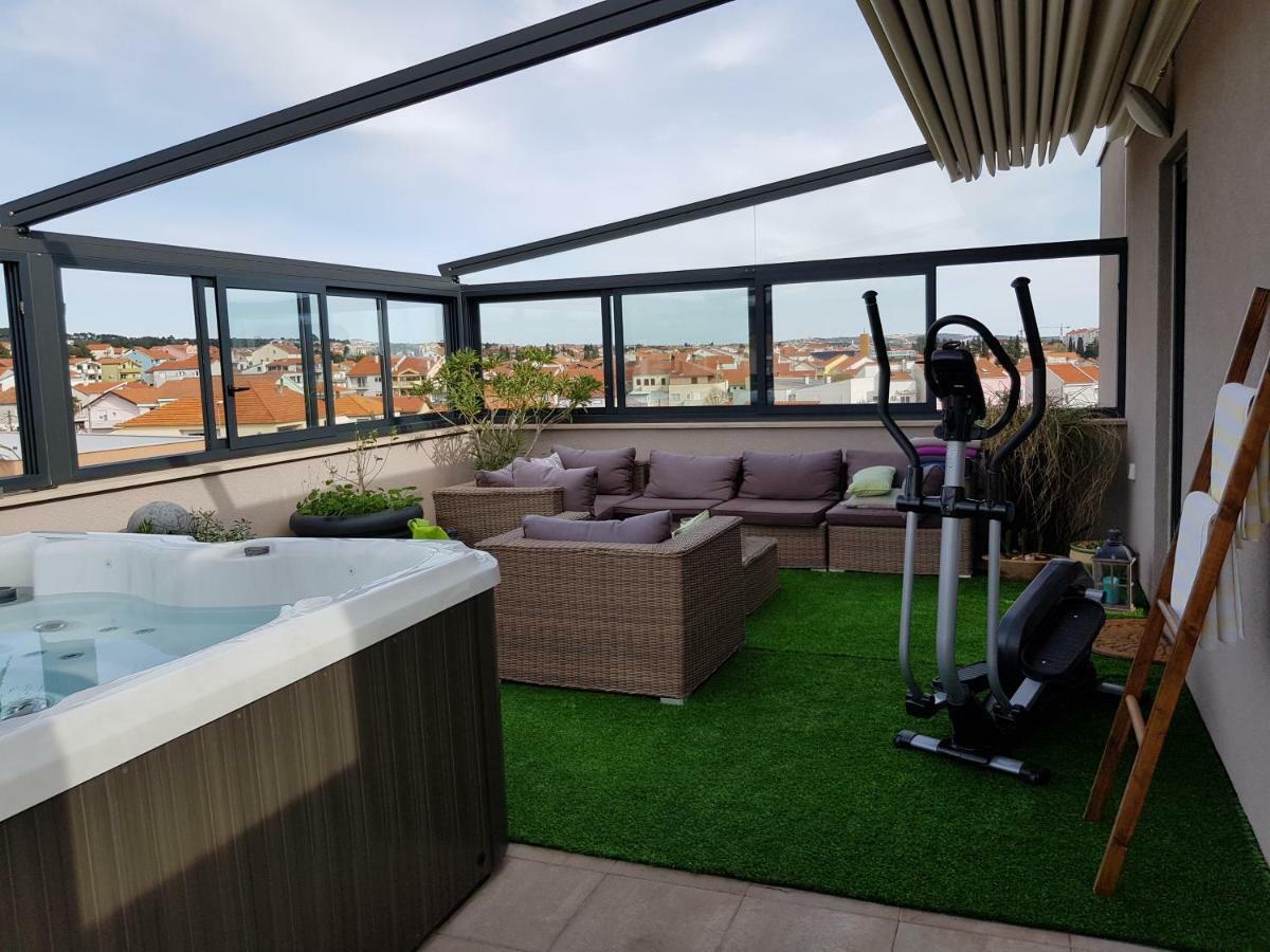 Apartment Garden Terrace Zara Esterno foto