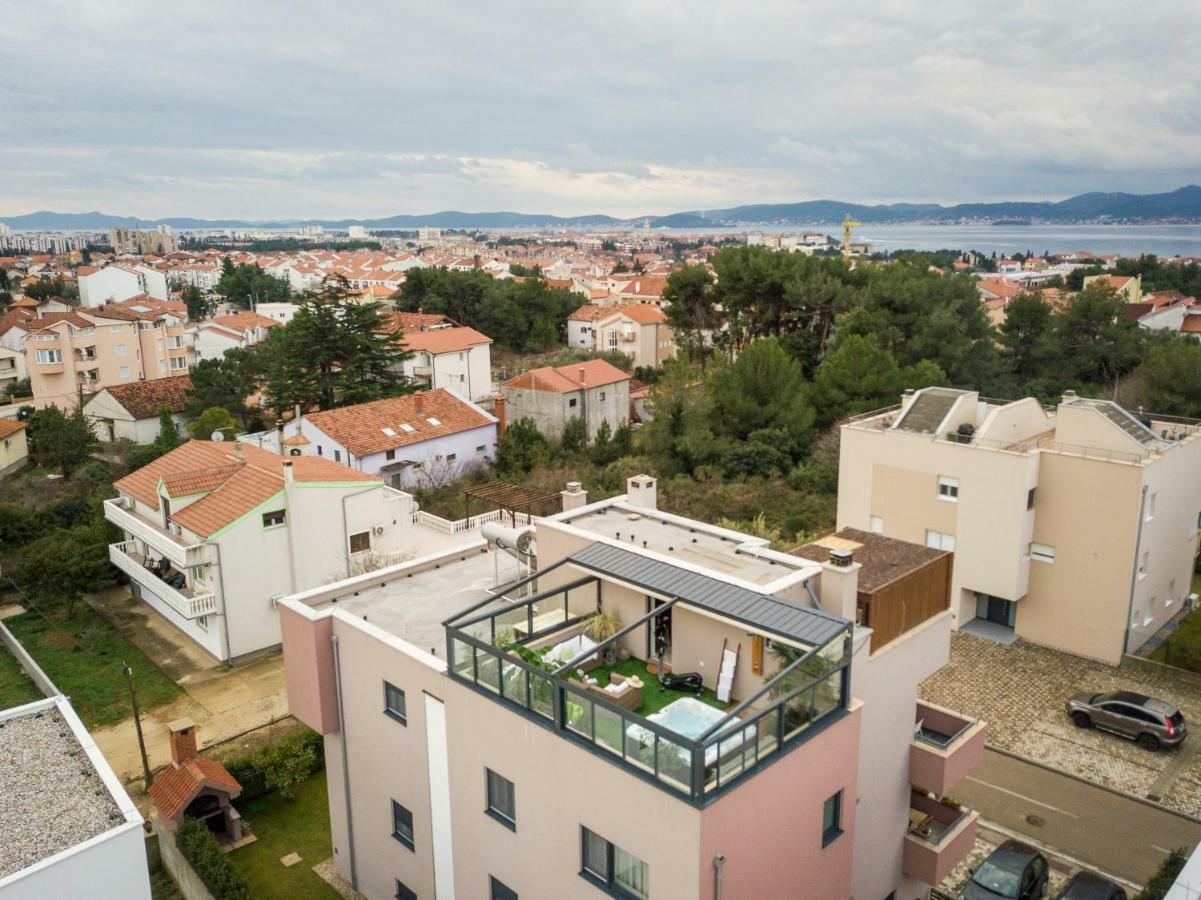 Apartment Garden Terrace Zara Esterno foto